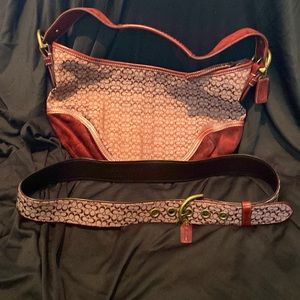 Coach Signature "c" Rare
Burgundy Hobo Shoulder Bag and Belt